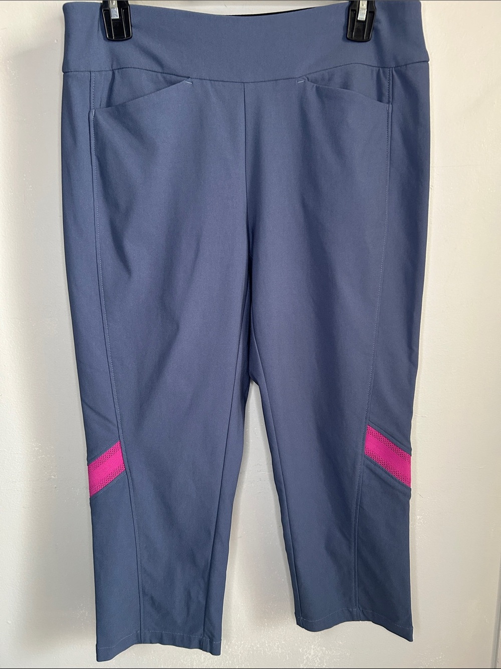 PGA Tour Women's Capri Trousers Golf Pants with Colorblock Accent